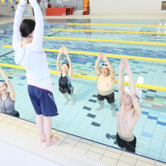 成人スイミングスクール